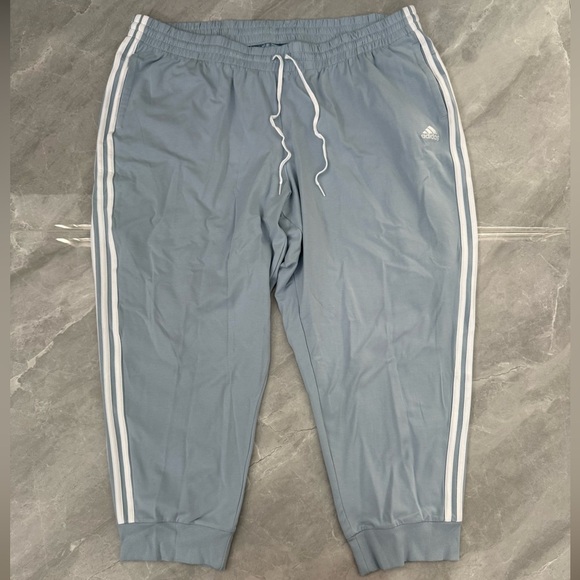 Women’s Adidas Essentials 3-Stripes Athletic Cuffed Pants 4X Plus Size - Picture 3 of 16